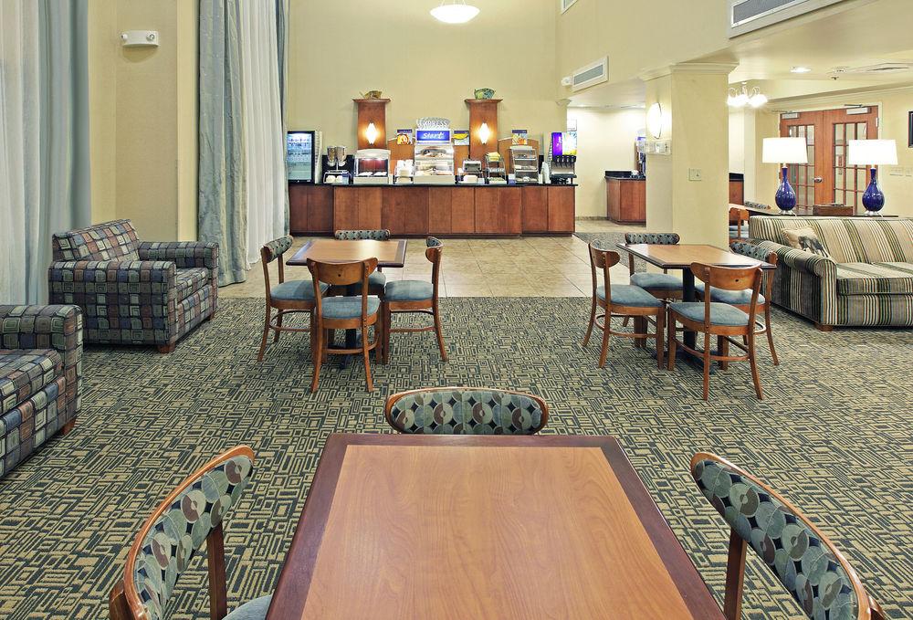 Holiday Inn Express & Suites Pine Bluff/Pines Mall By Ihg Exteriér fotografie